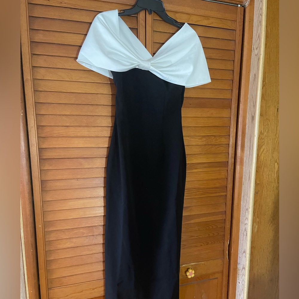 SONYA MODA BELLUNO DRESS. Size S Women
#267 - Picture 4 of 10